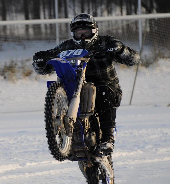 JOF_4522 Jonas wheelie attack.jpg
